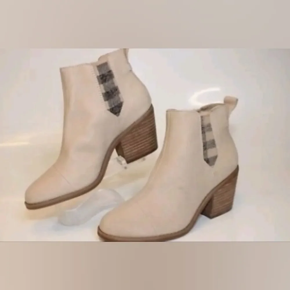 NEW Toms Everly Plaid Pattern Beige Sand Tan Nude Ankle Boots Booties 6